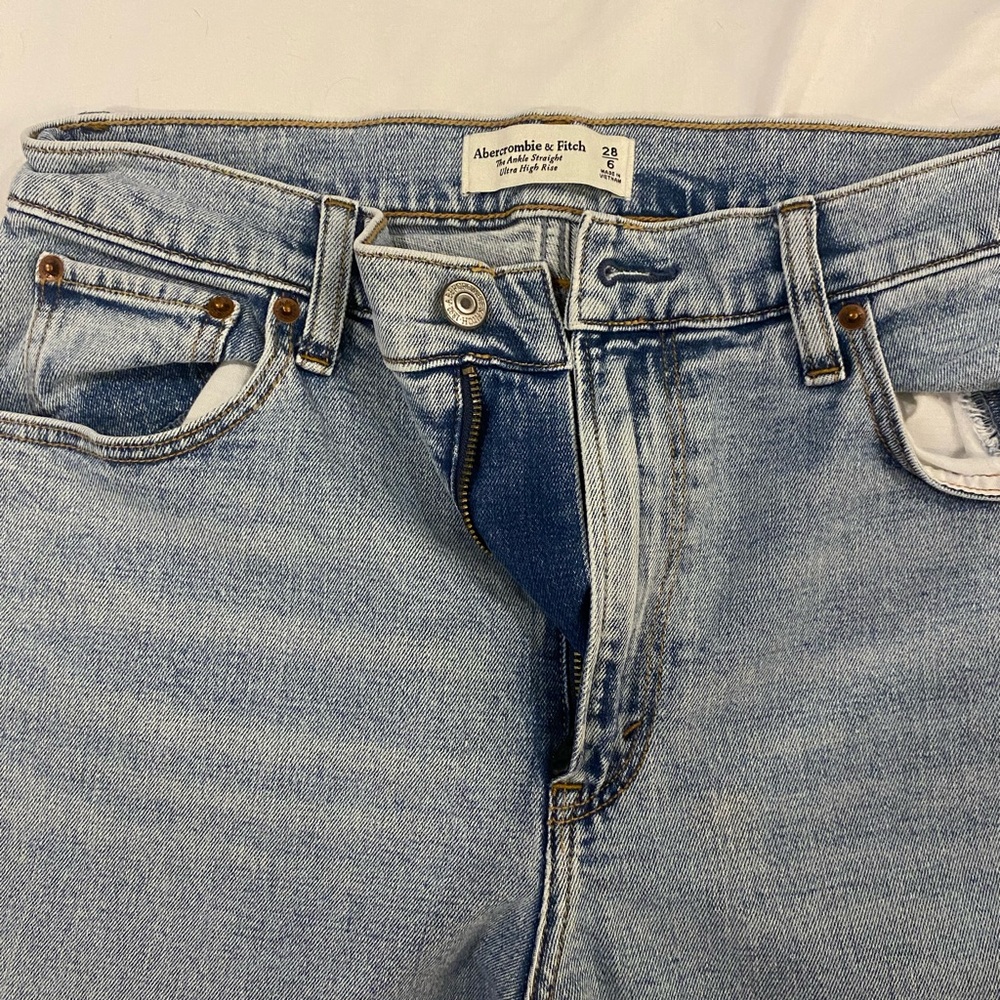 Abercrombie Women’s Straight Ankle Jeans size 6/28R - Picture 3 of 6